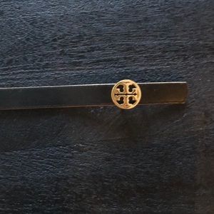 Tory Burch 1” reversible logo belt